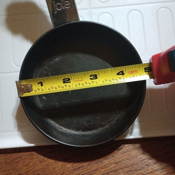 Joie Mini Nonstick Egg and Fry Pan, 4.5”, SCRATCHED - Picture 11 of 12